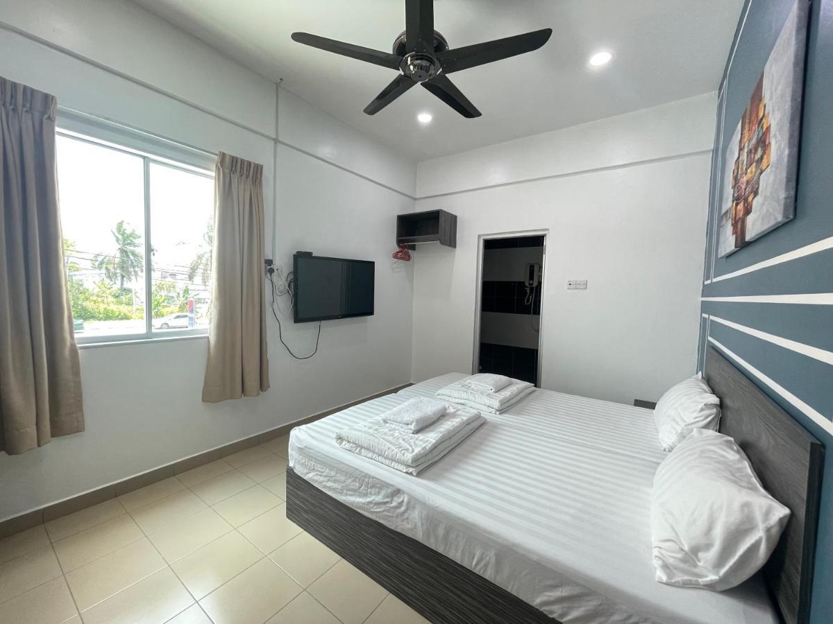 Mr Homestay Hotelstyle Room טלוק אינטן מראה חיצוני תמונה