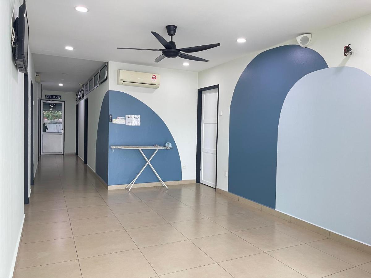 Mr Homestay Hotelstyle Room טלוק אינטן מראה חיצוני תמונה