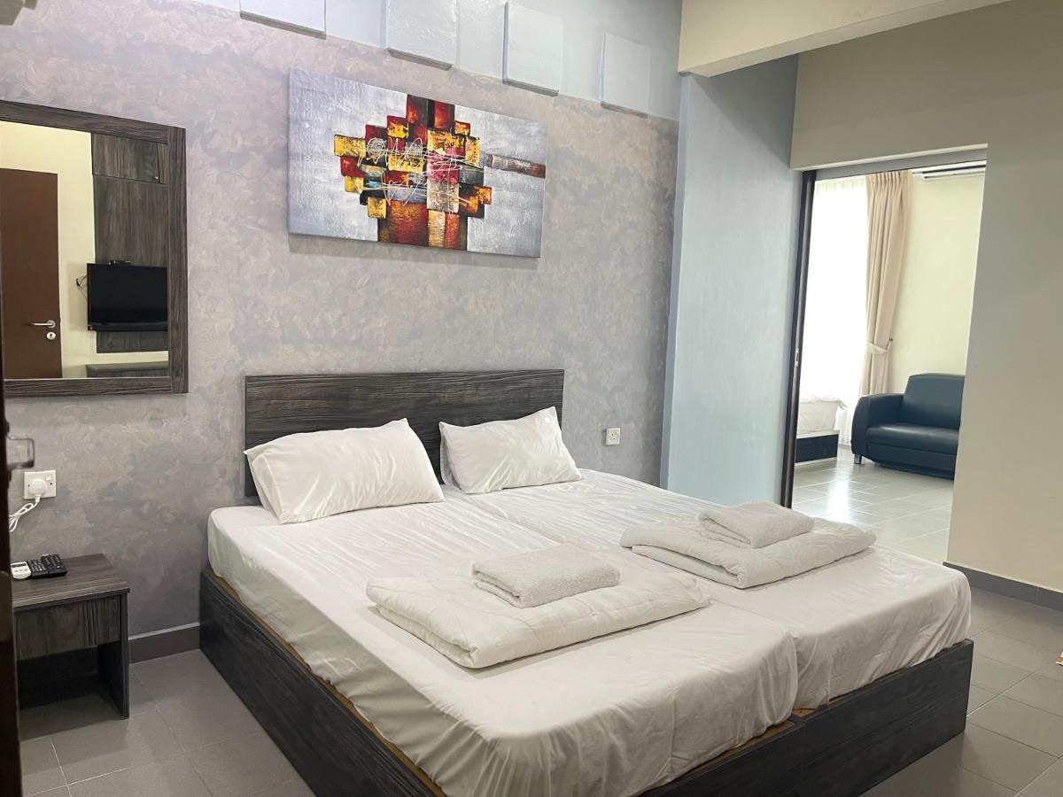 Mr Homestay Hotelstyle Room טלוק אינטן מראה חיצוני תמונה
