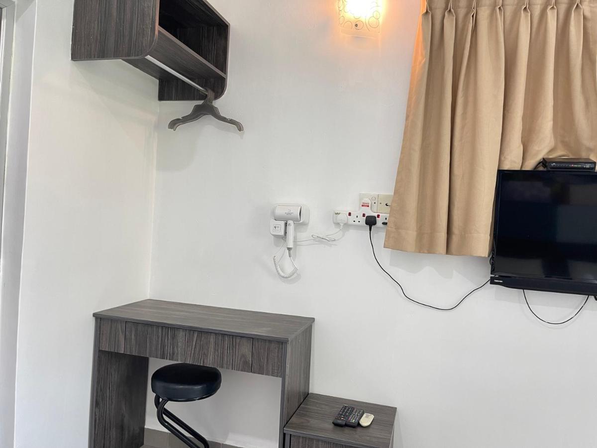 Mr Homestay Hotelstyle Room טלוק אינטן מראה חיצוני תמונה
