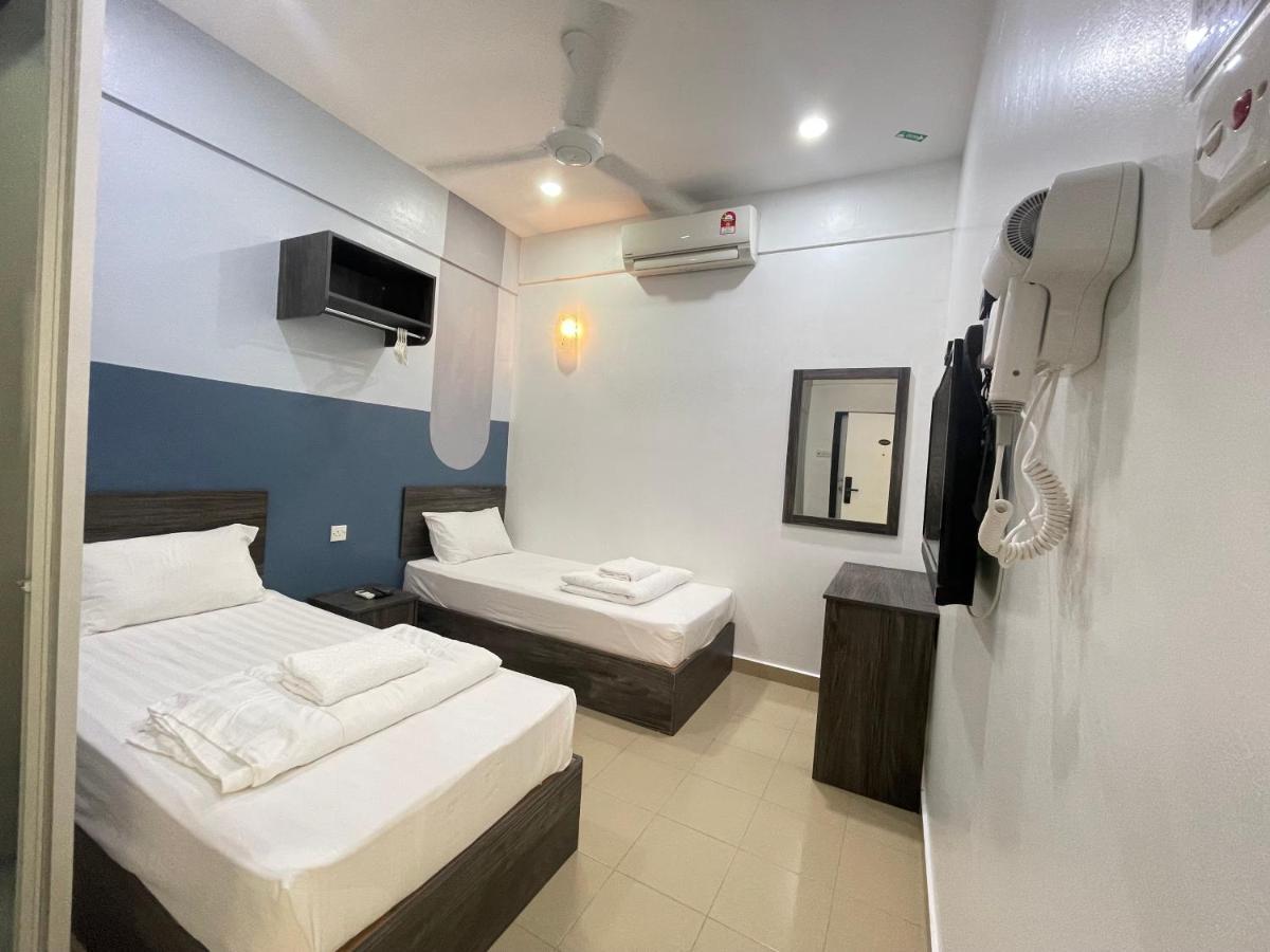 Mr Homestay Hotelstyle Room טלוק אינטן מראה חיצוני תמונה