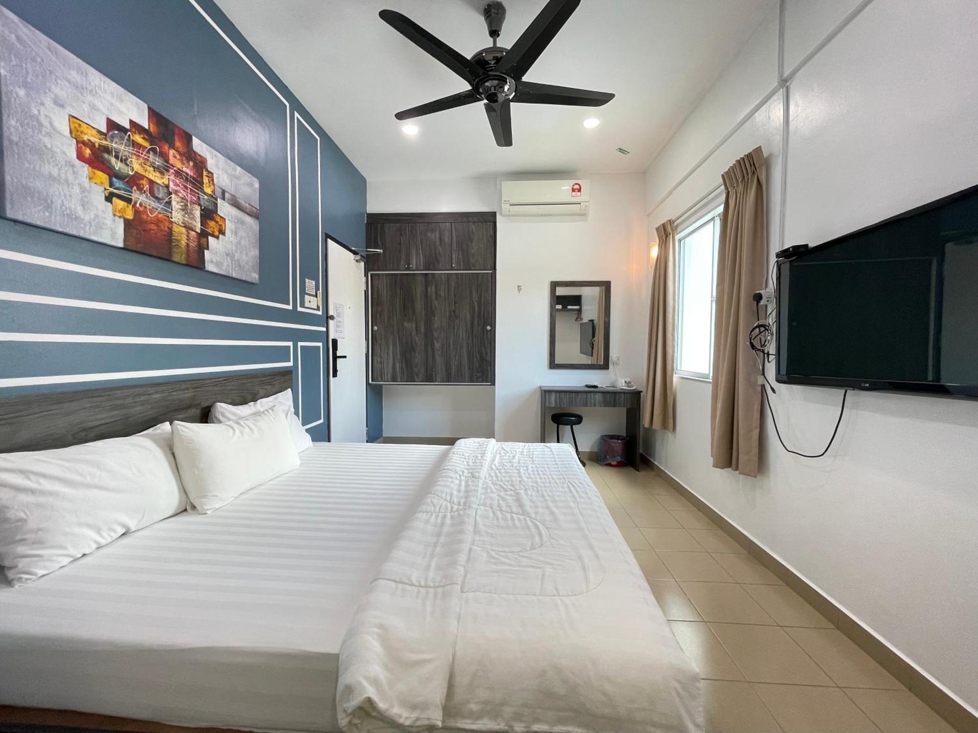Mr Homestay Hotelstyle Room טלוק אינטן מראה חיצוני תמונה
