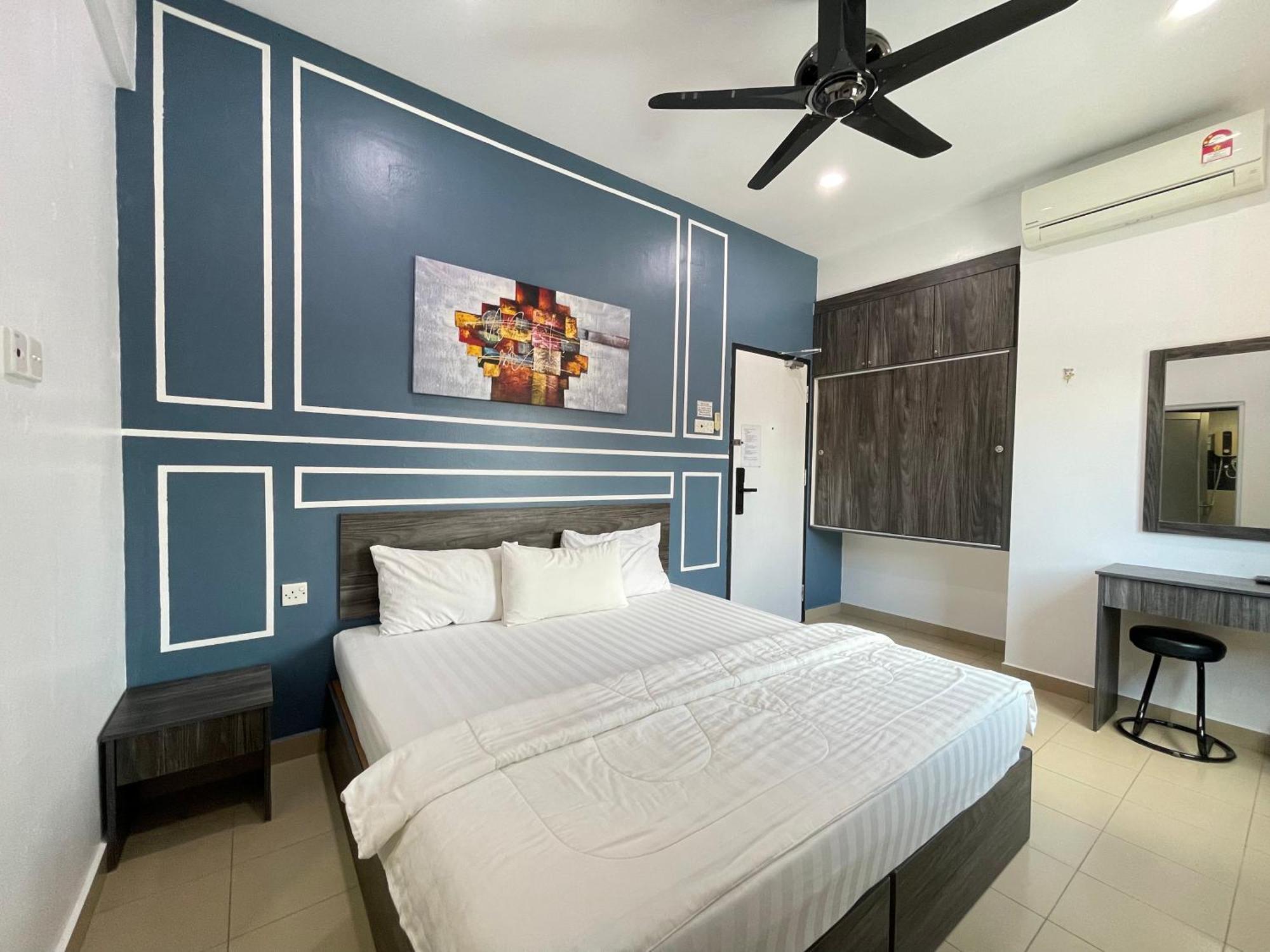 Mr Homestay Hotelstyle Room טלוק אינטן מראה חיצוני תמונה