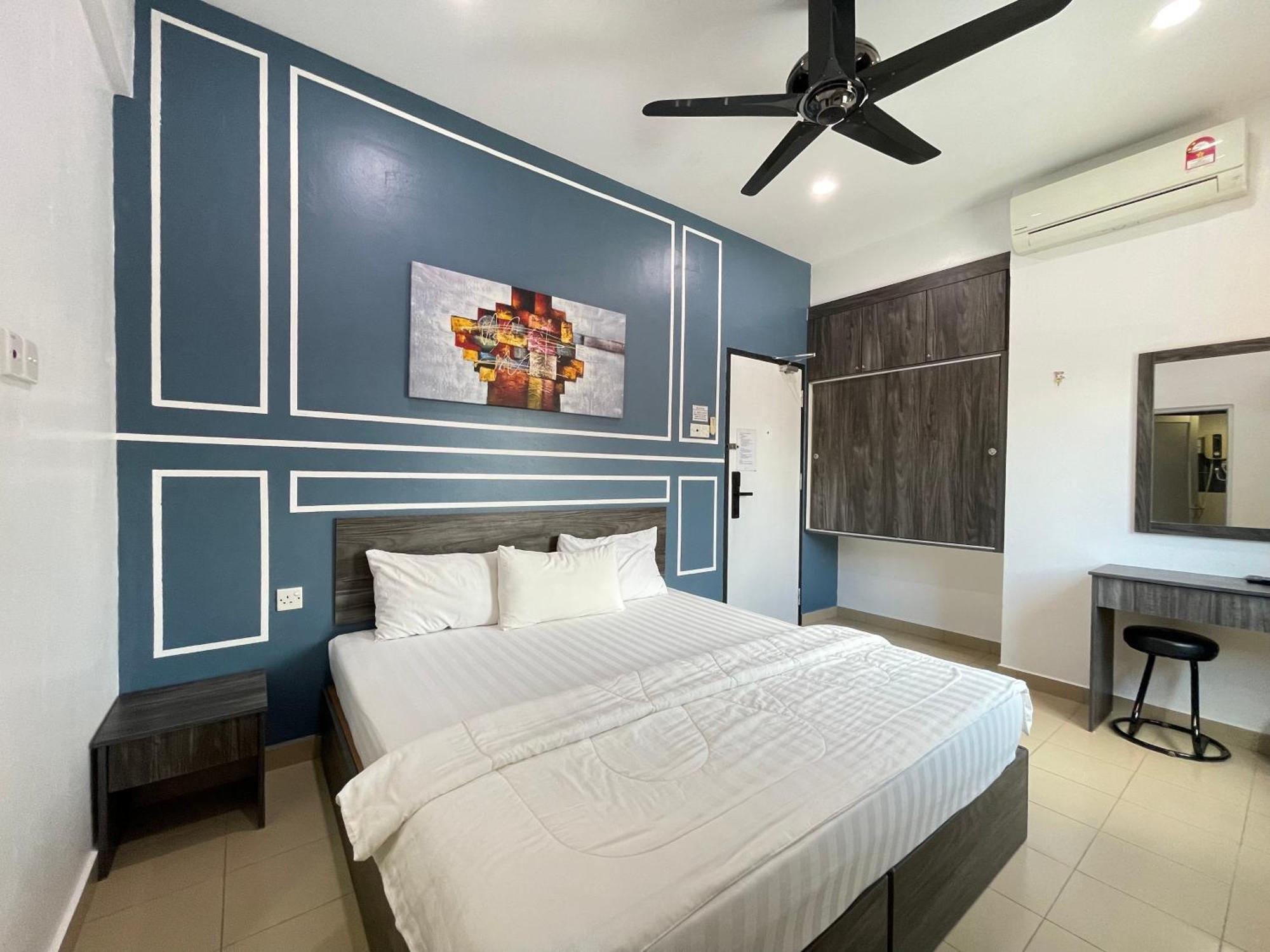 Mr Homestay Hotelstyle Room טלוק אינטן מראה חיצוני תמונה