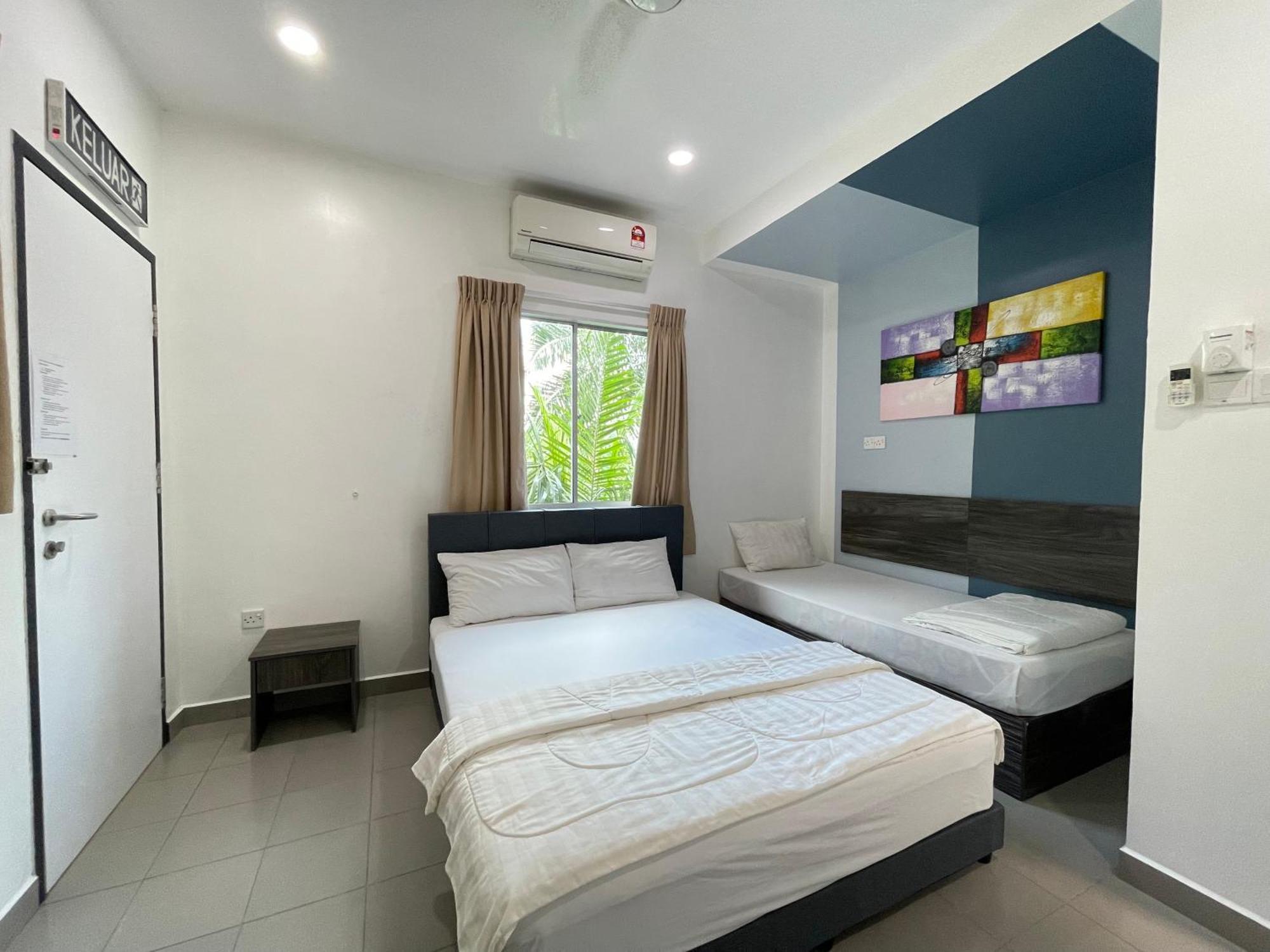 Mr Homestay Hotelstyle Room טלוק אינטן מראה חיצוני תמונה