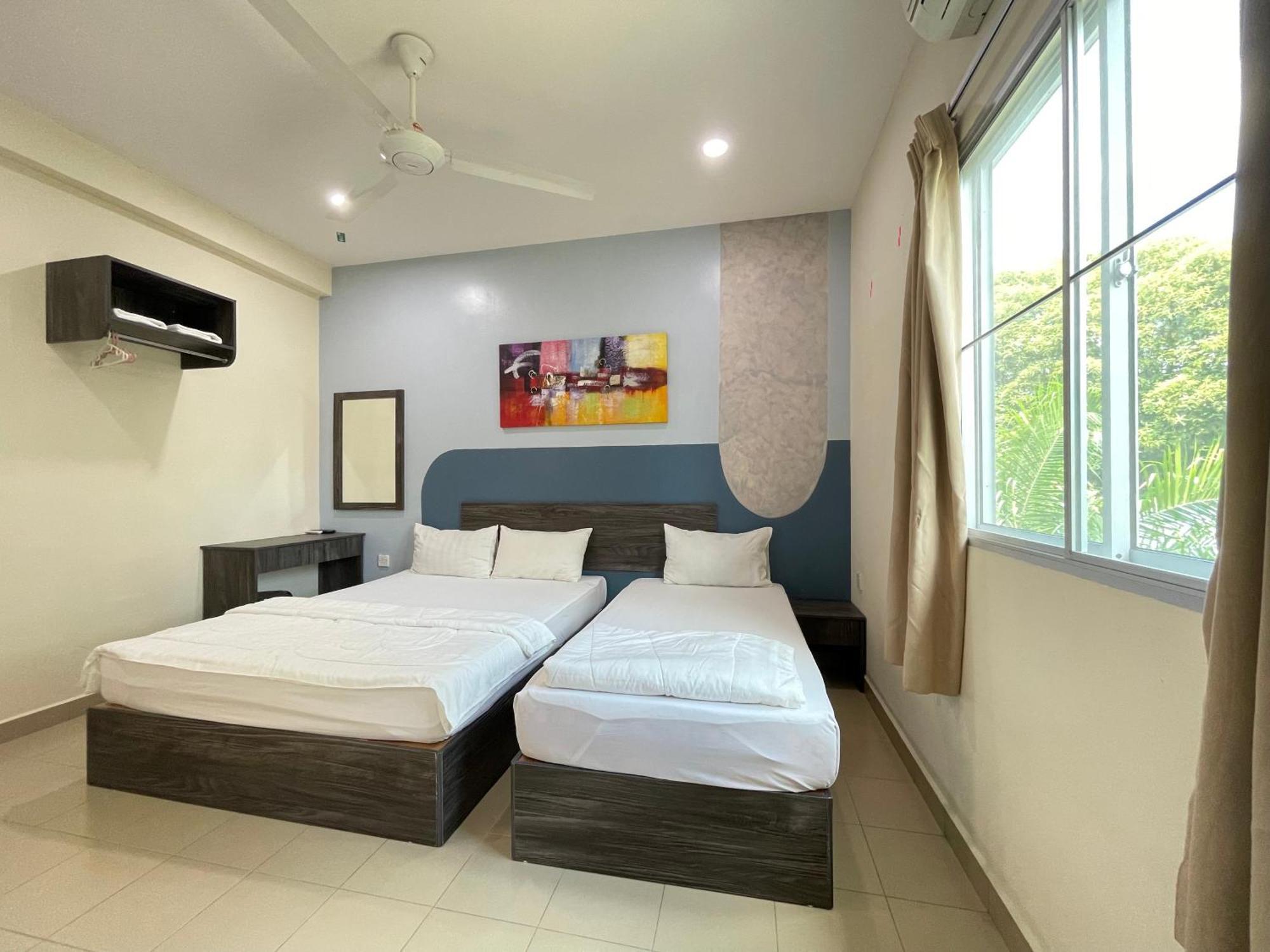 Mr Homestay Hotelstyle Room טלוק אינטן מראה חיצוני תמונה